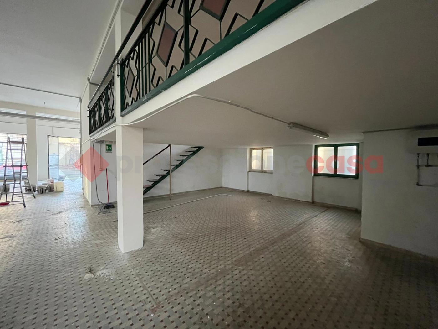 Negozio in vendita a Arezzo