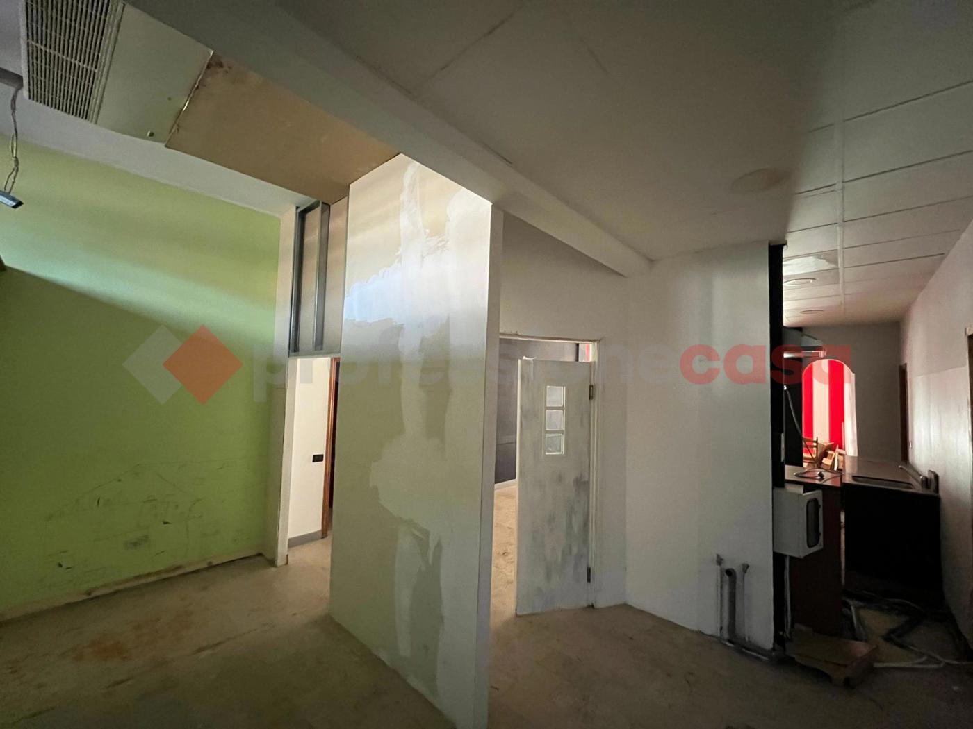 Negozio in affitto a Arezzo