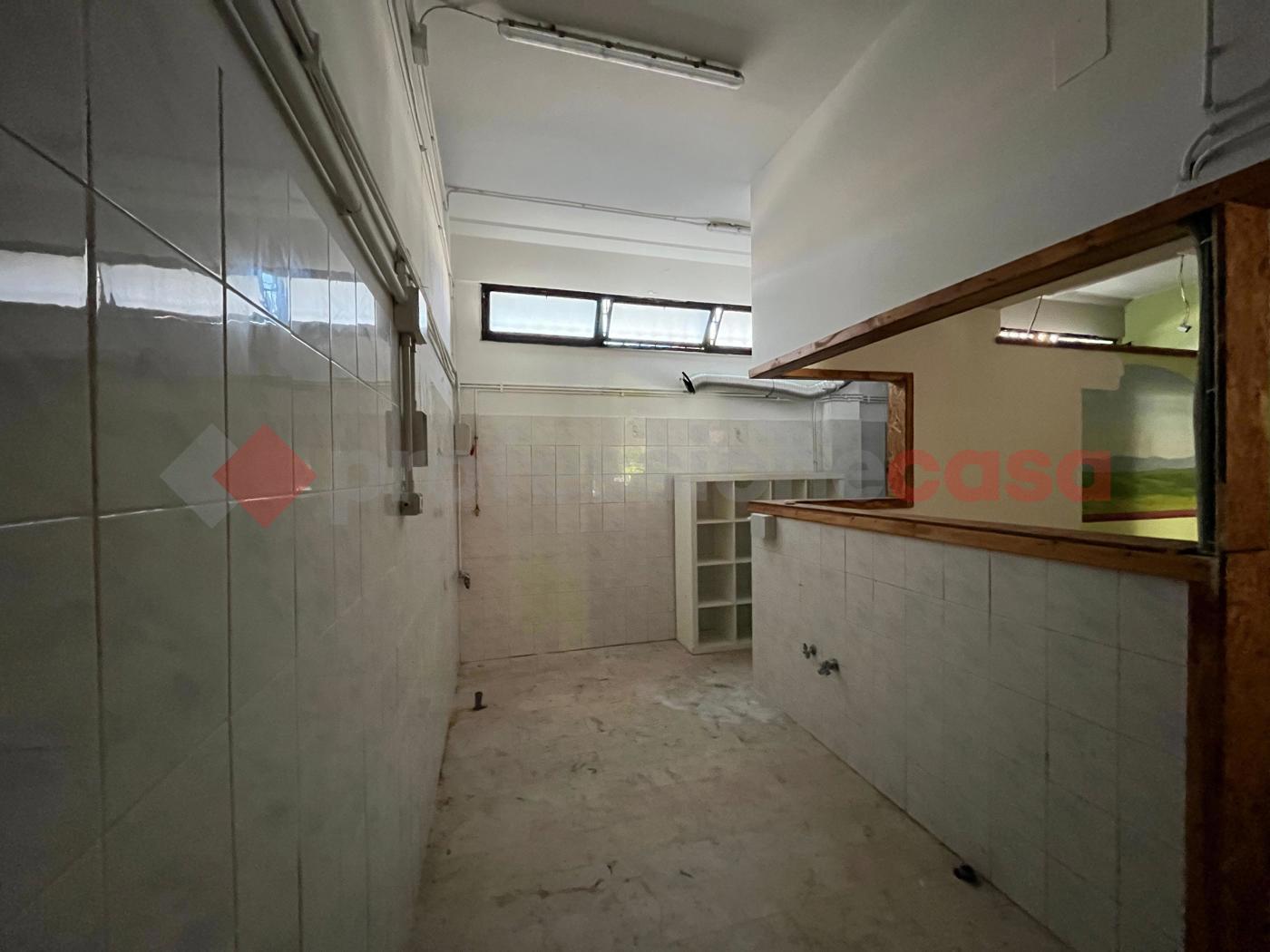 Negozio in affitto a Arezzo