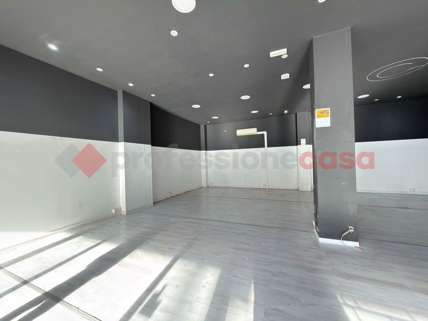 Negozio in affitto a Arezzo