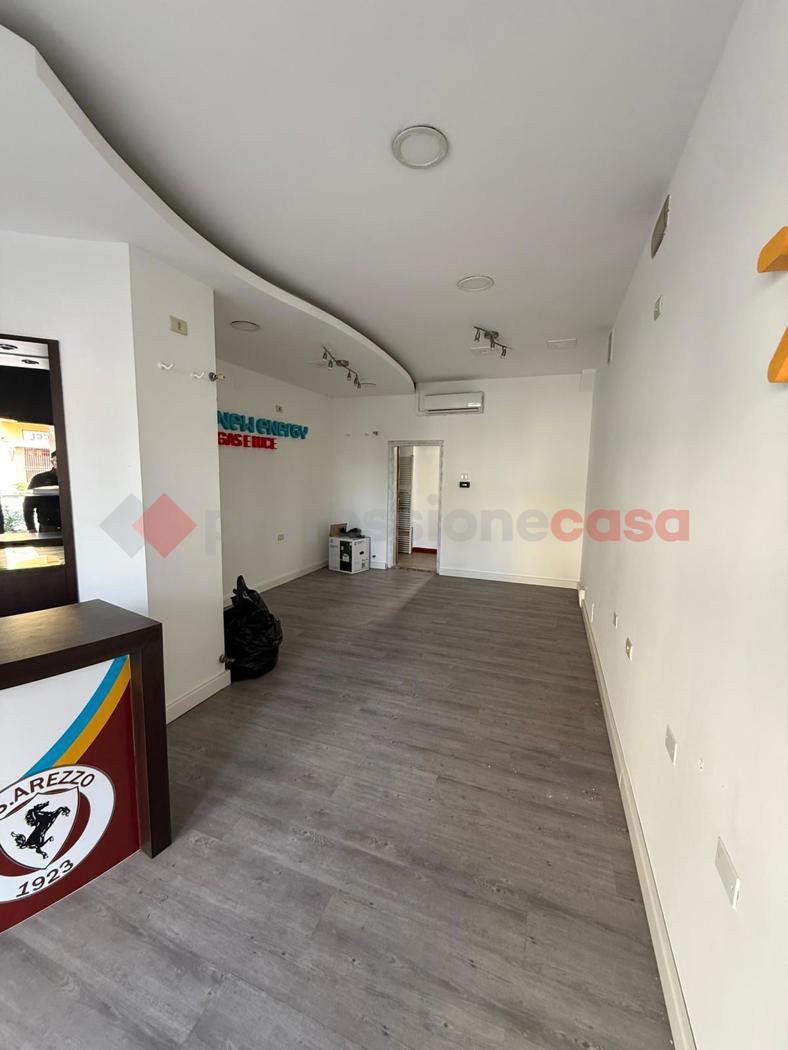 Negozio in affitto a Arezzo