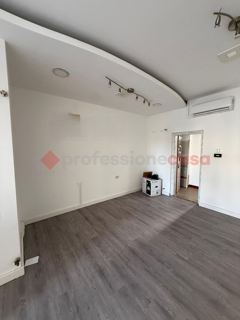 Negozio in affitto a Arezzo