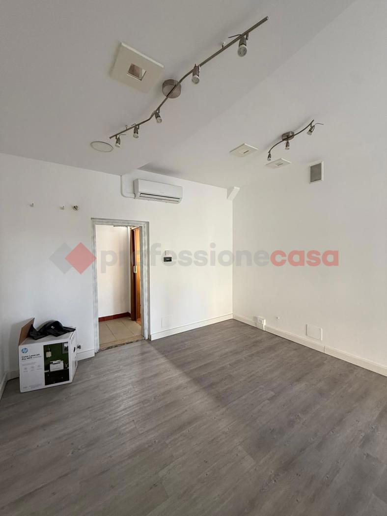 Negozio in affitto a Arezzo