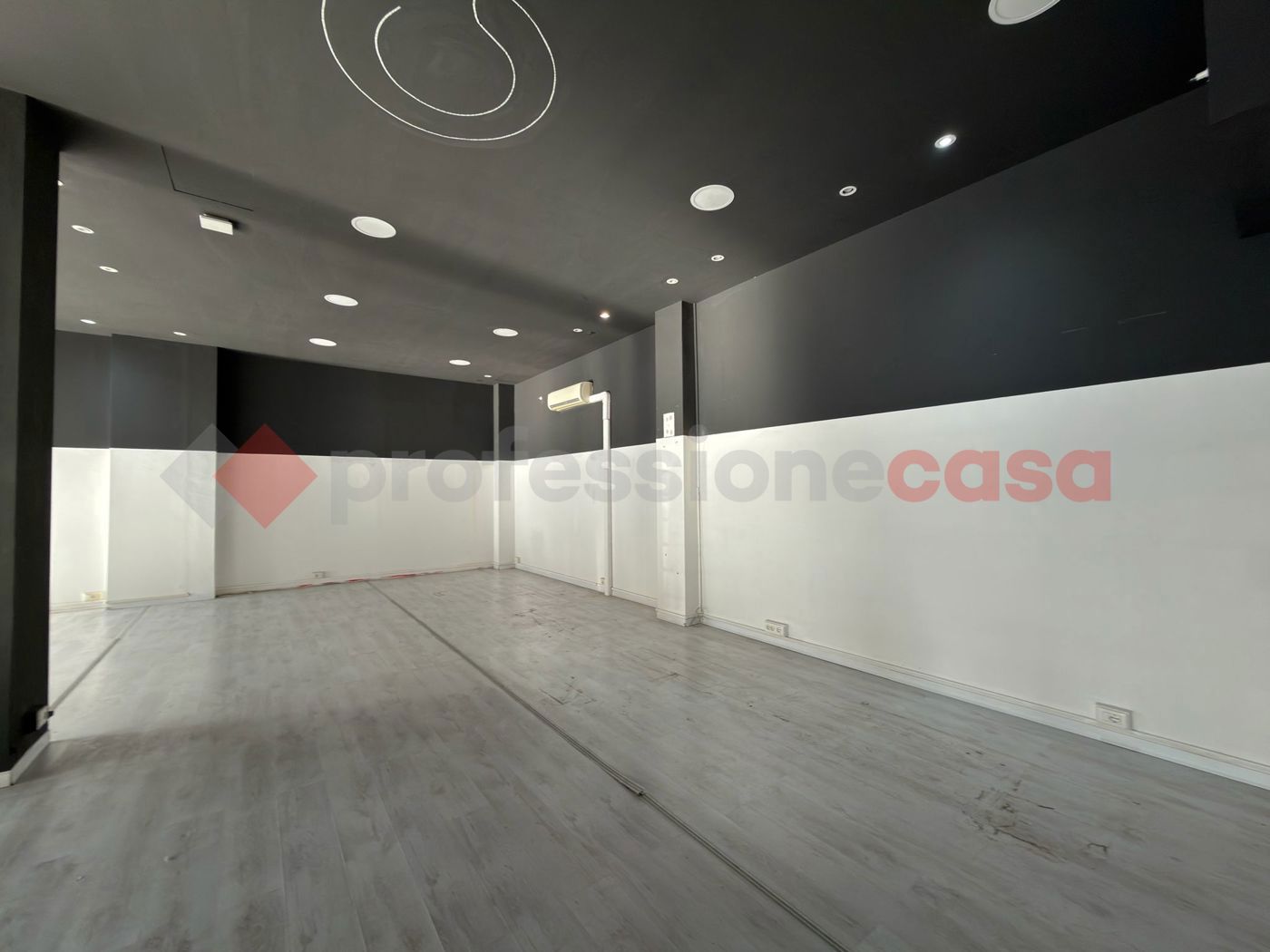 Negozio in affitto a Arezzo