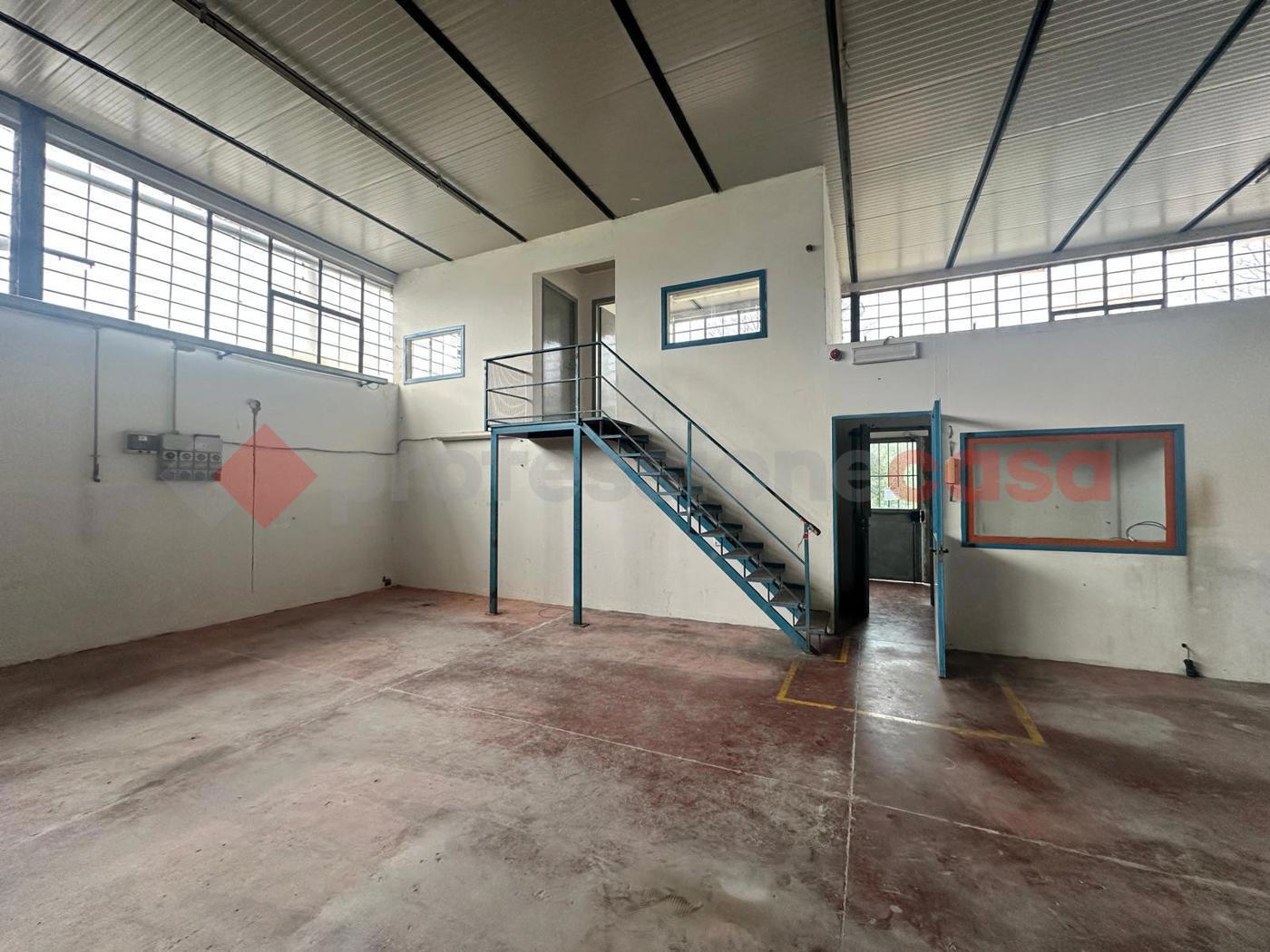 Negozio in affitto a Subbiano