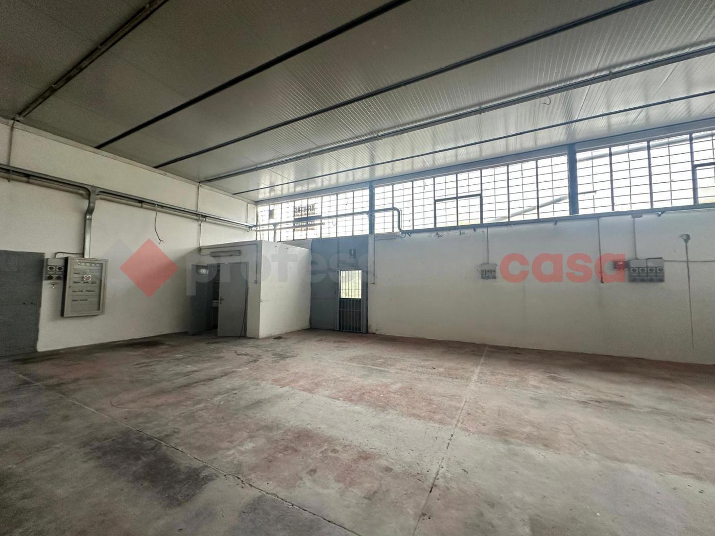 Negozio in affitto a Subbiano