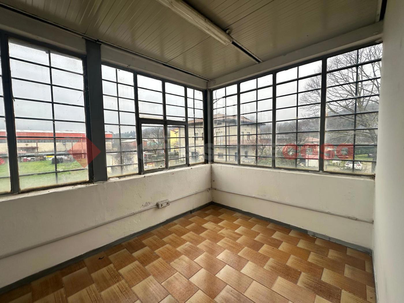 Negozio in affitto a Subbiano