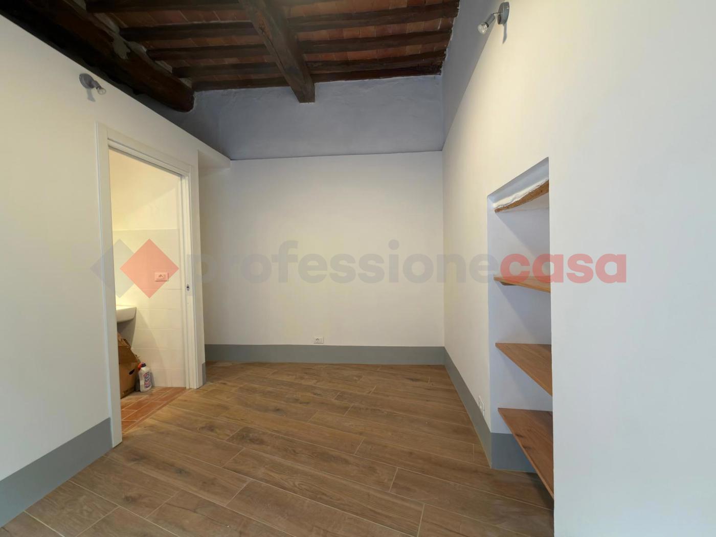 Negozio in affitto a Arezzo