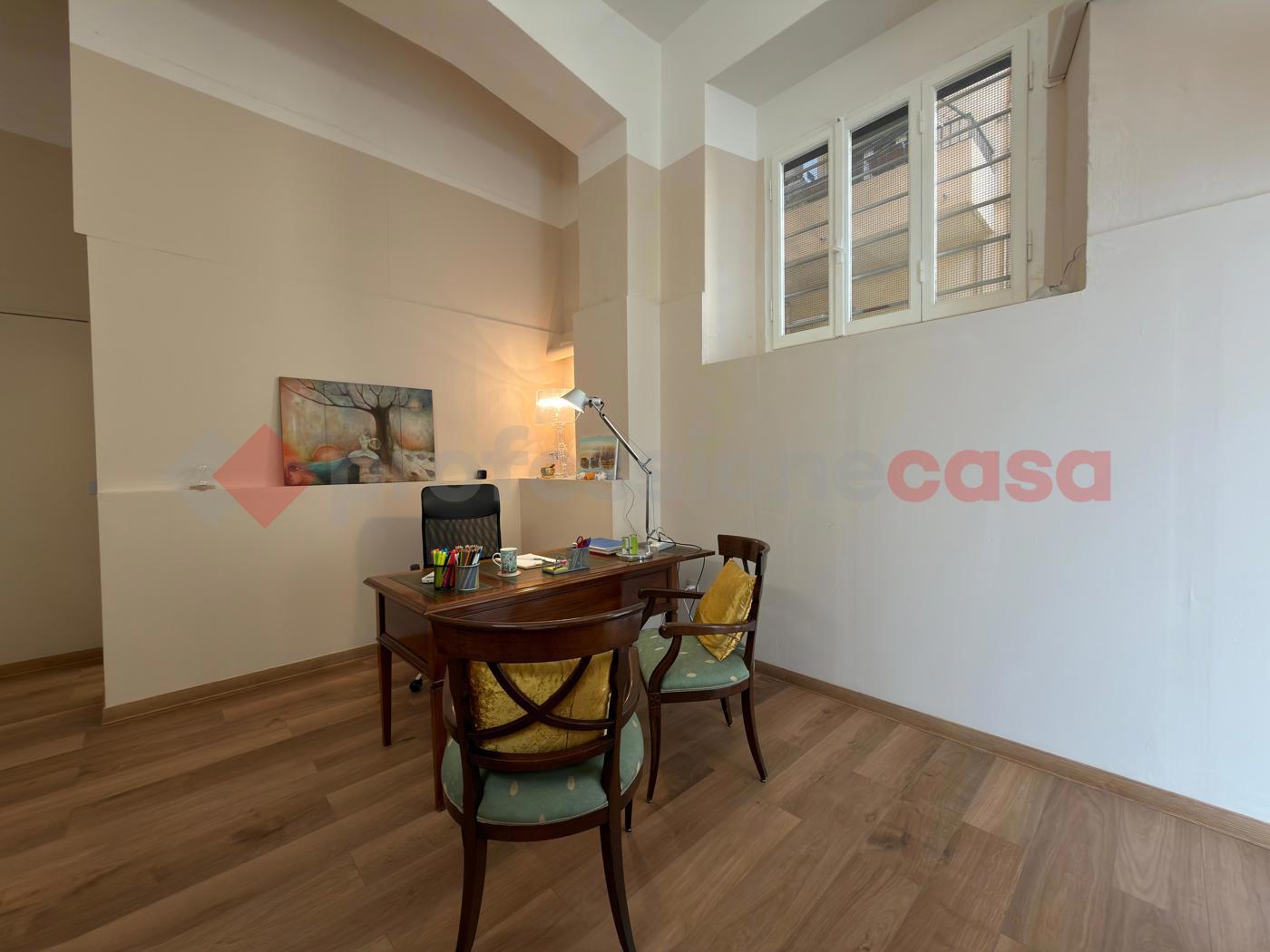 Negozio in vendita a Arezzo