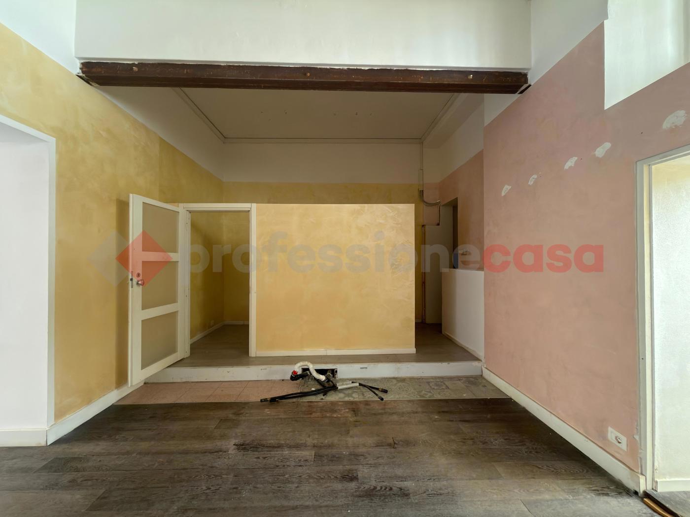 Negozio in affitto a Arezzo