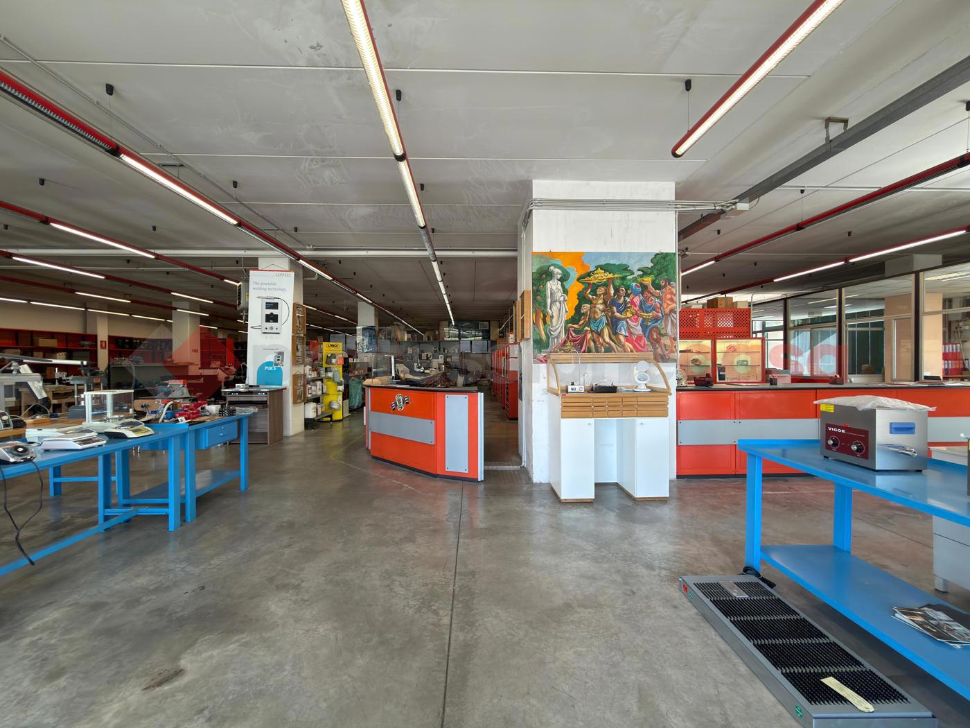 Magazzino in vendita a Arezzo