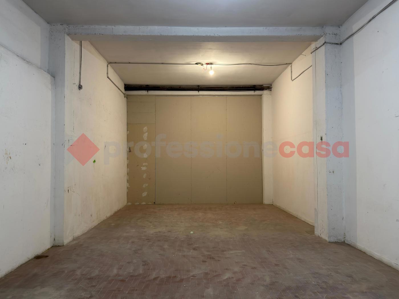 Box/Garage 50mq in affitto a Arezzo