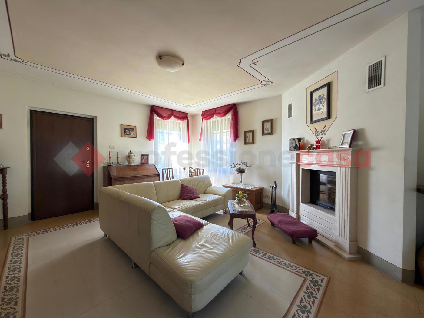 Casa indipendente con giardino a Civitella in Val di Chiana