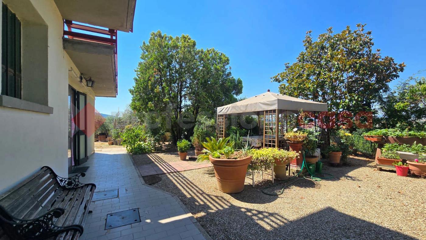 Casa indipendente in vendita a Arezzo