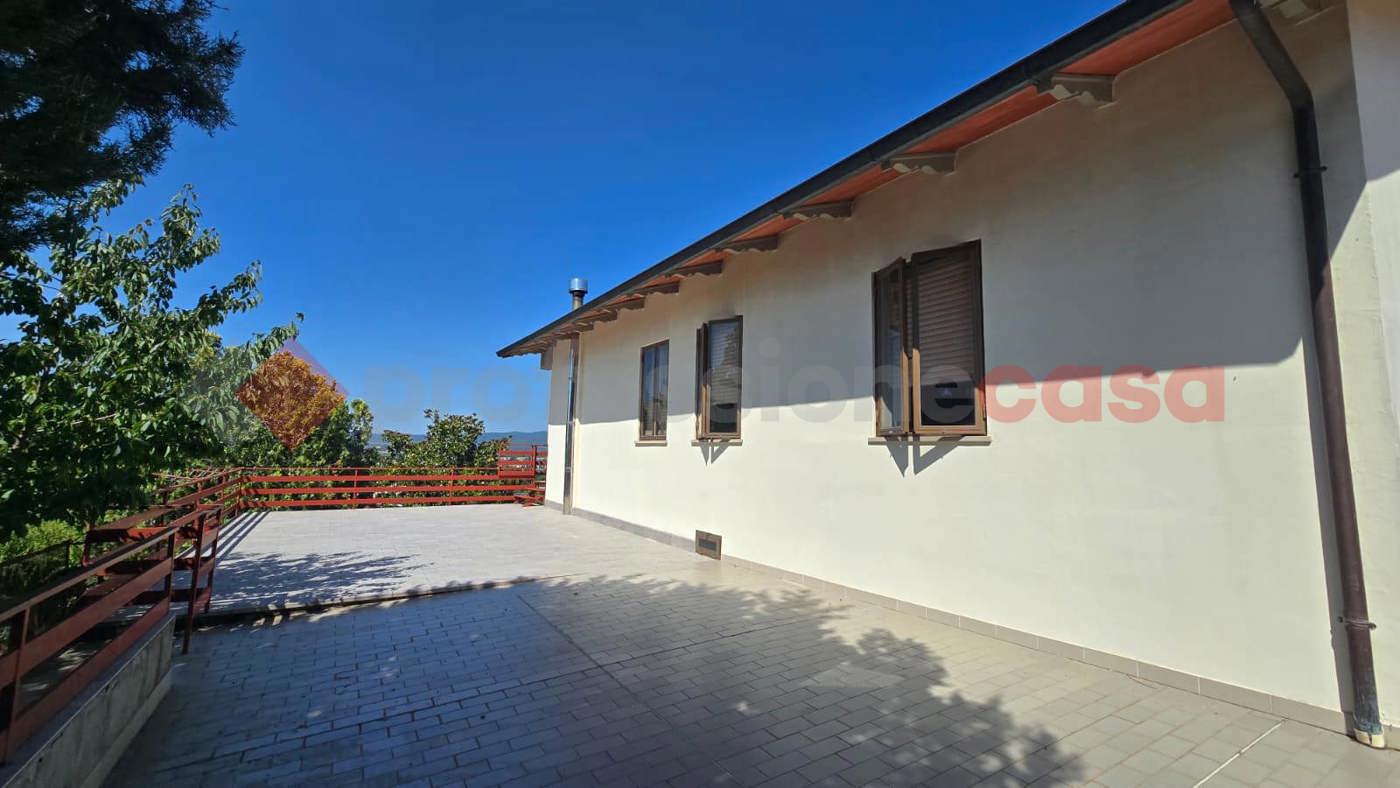Casa indipendente in vendita a Arezzo