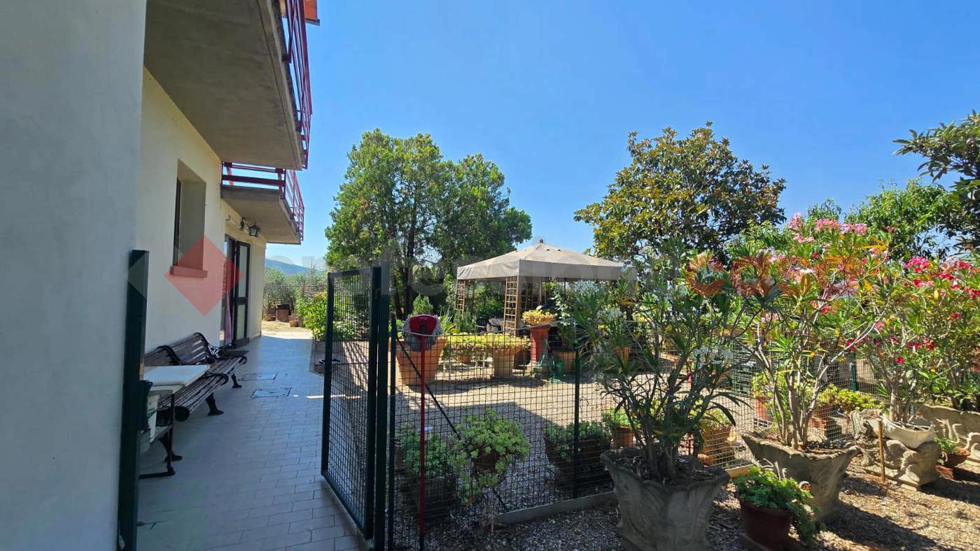 Casa indipendente in vendita a Arezzo