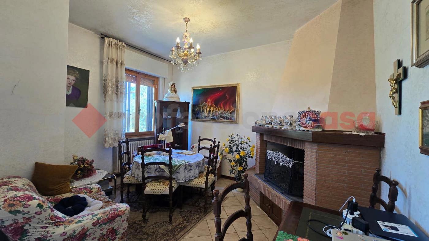 Casa indipendente in vendita a Arezzo