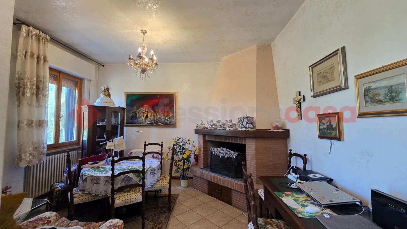 Casa indipendente in vendita a Arezzo