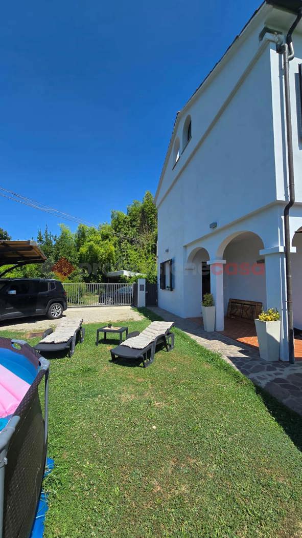 Casa indipendente con giardino a Arezzo