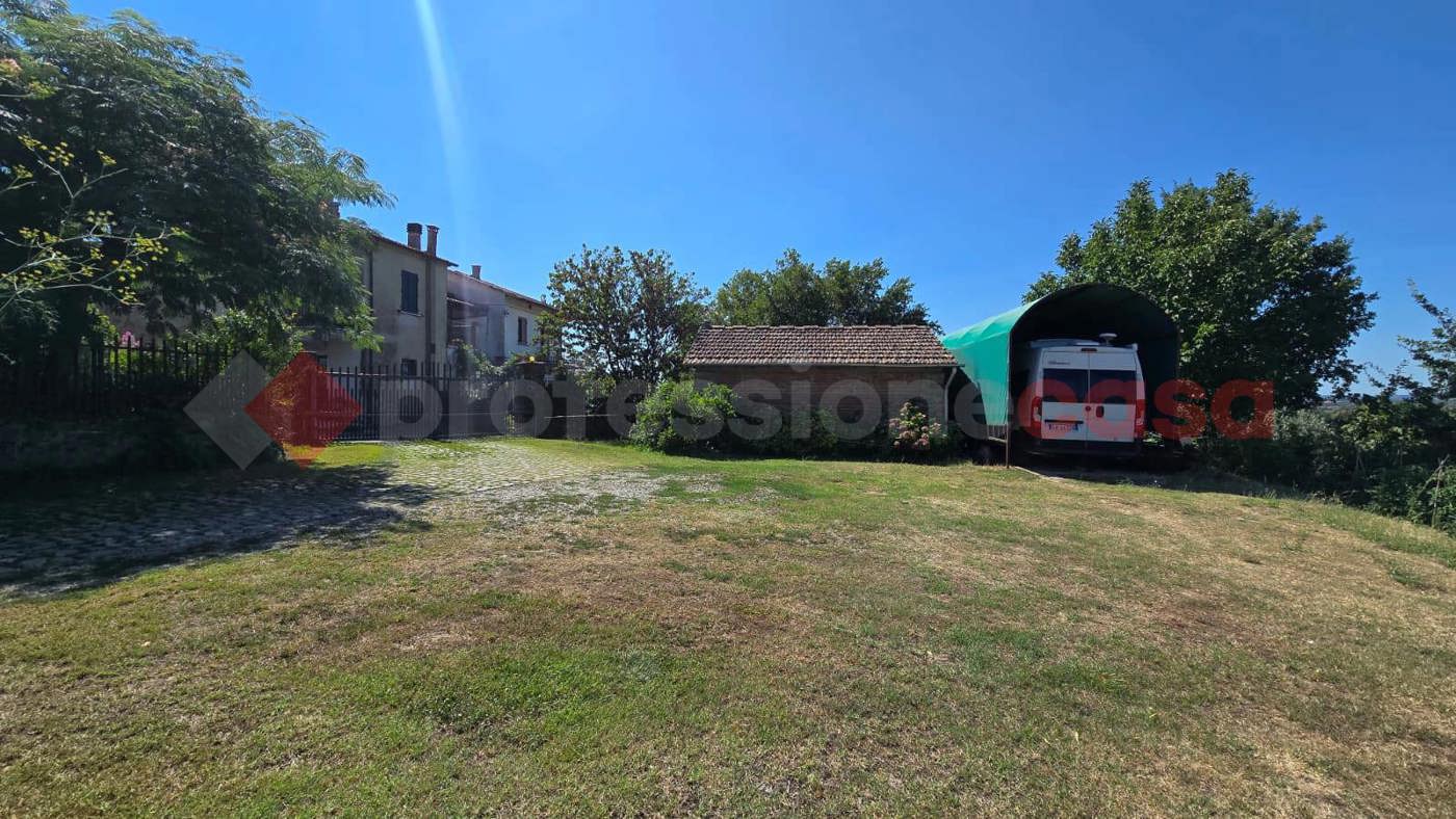 Casa indipendente con giardino a Arezzo