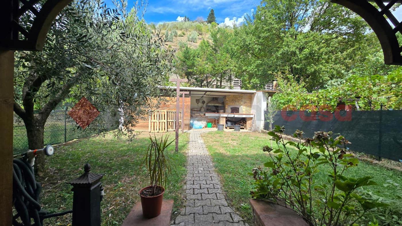 Villa in vendita a Capolona