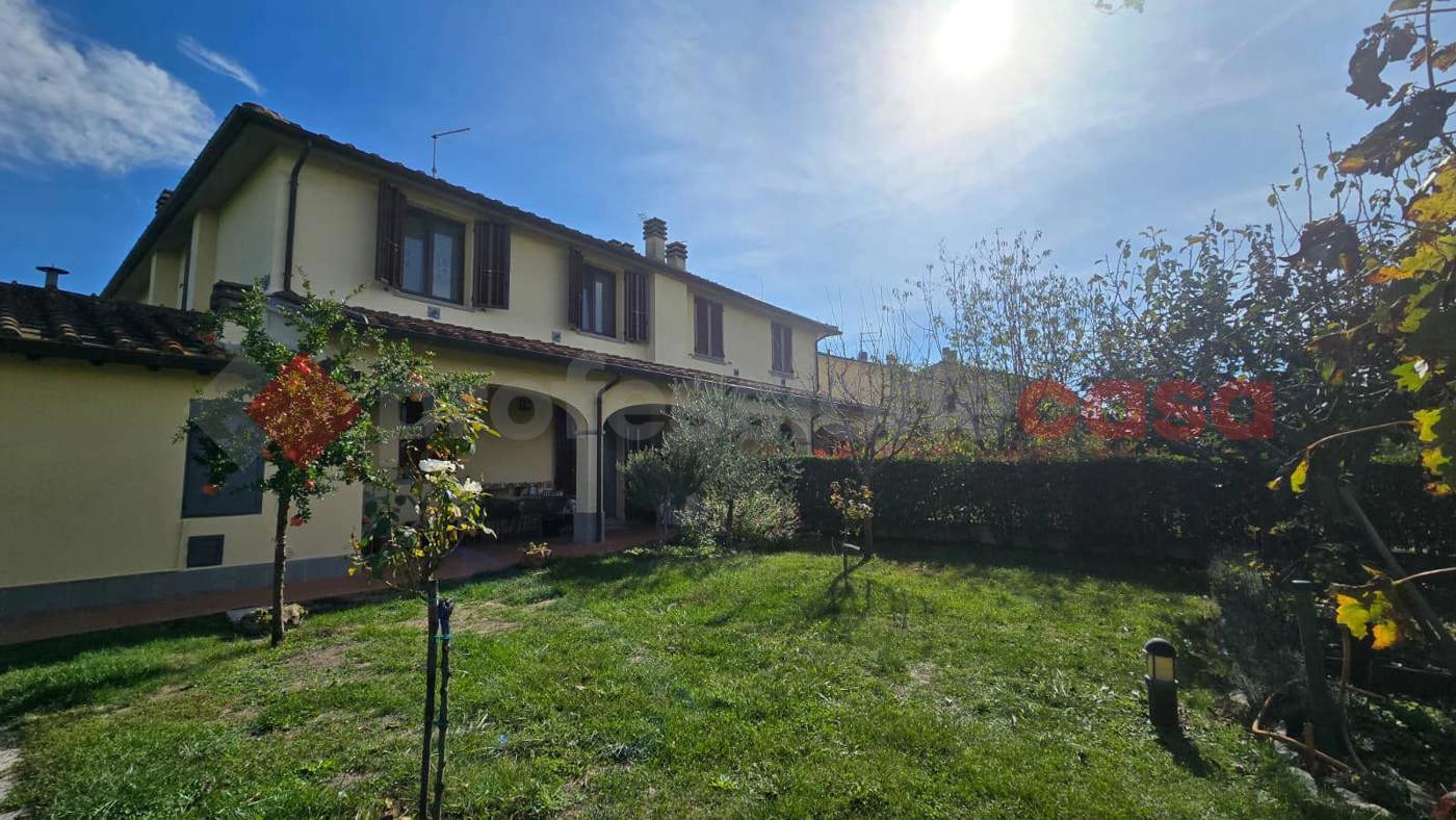 Casa indipendente con giardino a Arezzo