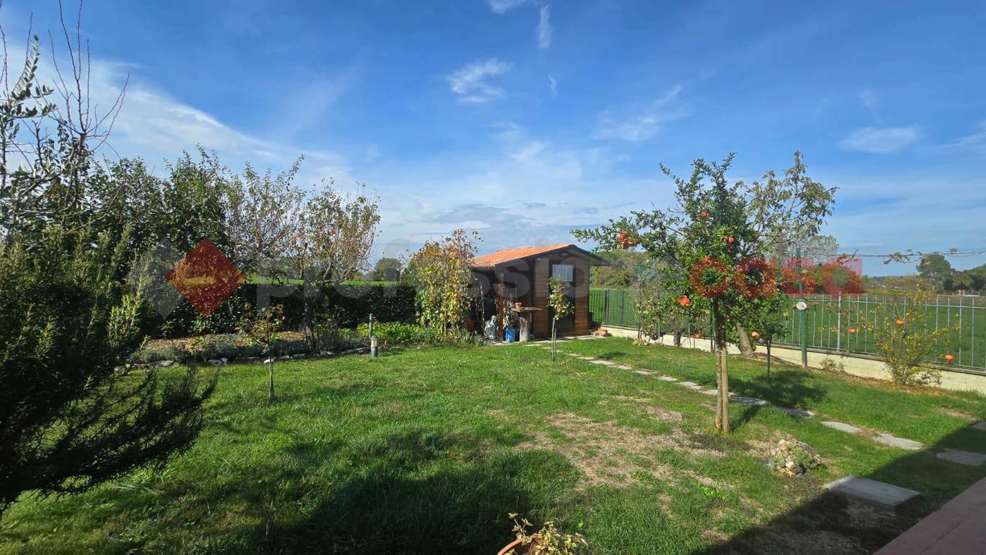 Casa indipendente con giardino a Arezzo