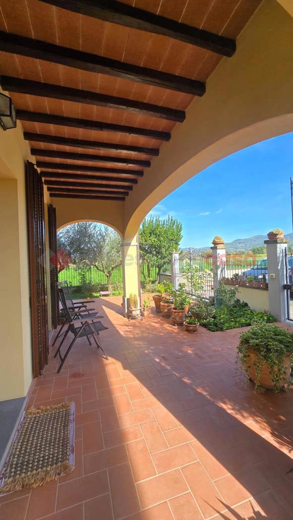 Casa indipendente con giardino a Arezzo
