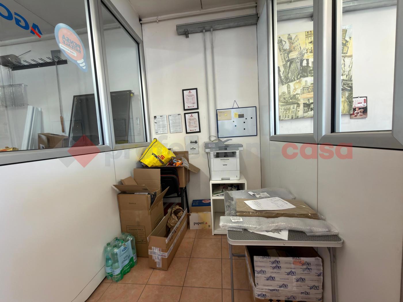 Negozio in vendita a Arezzo