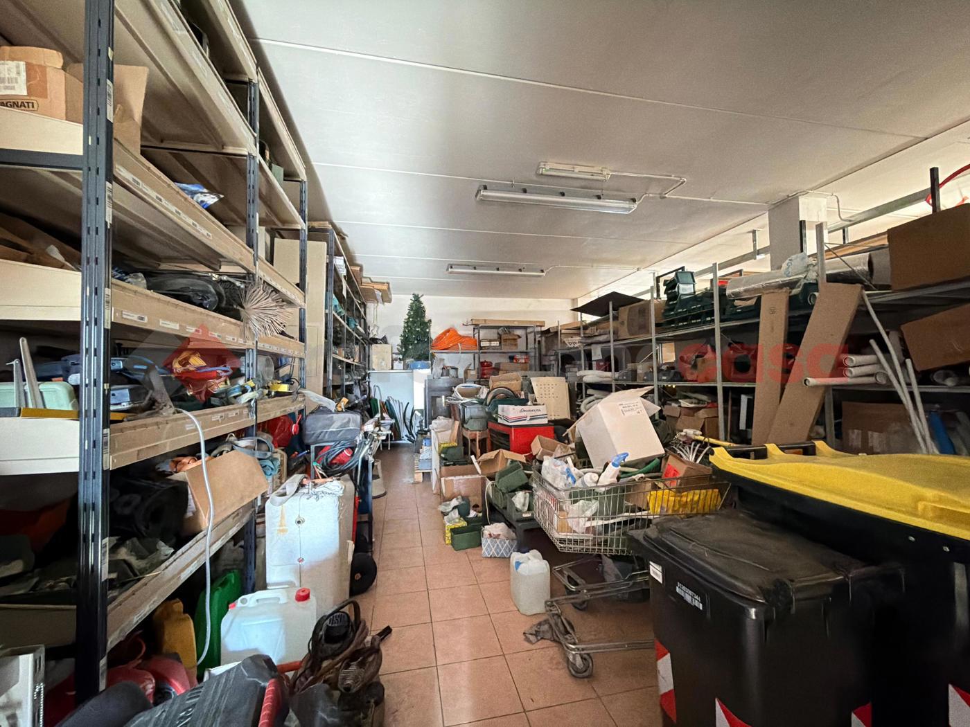 Negozio in vendita a Arezzo