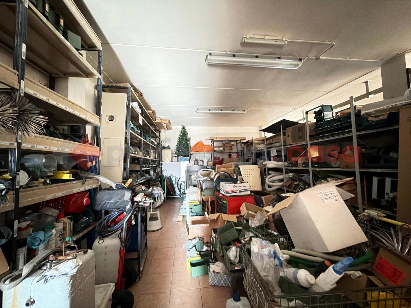 Negozio in vendita a Arezzo