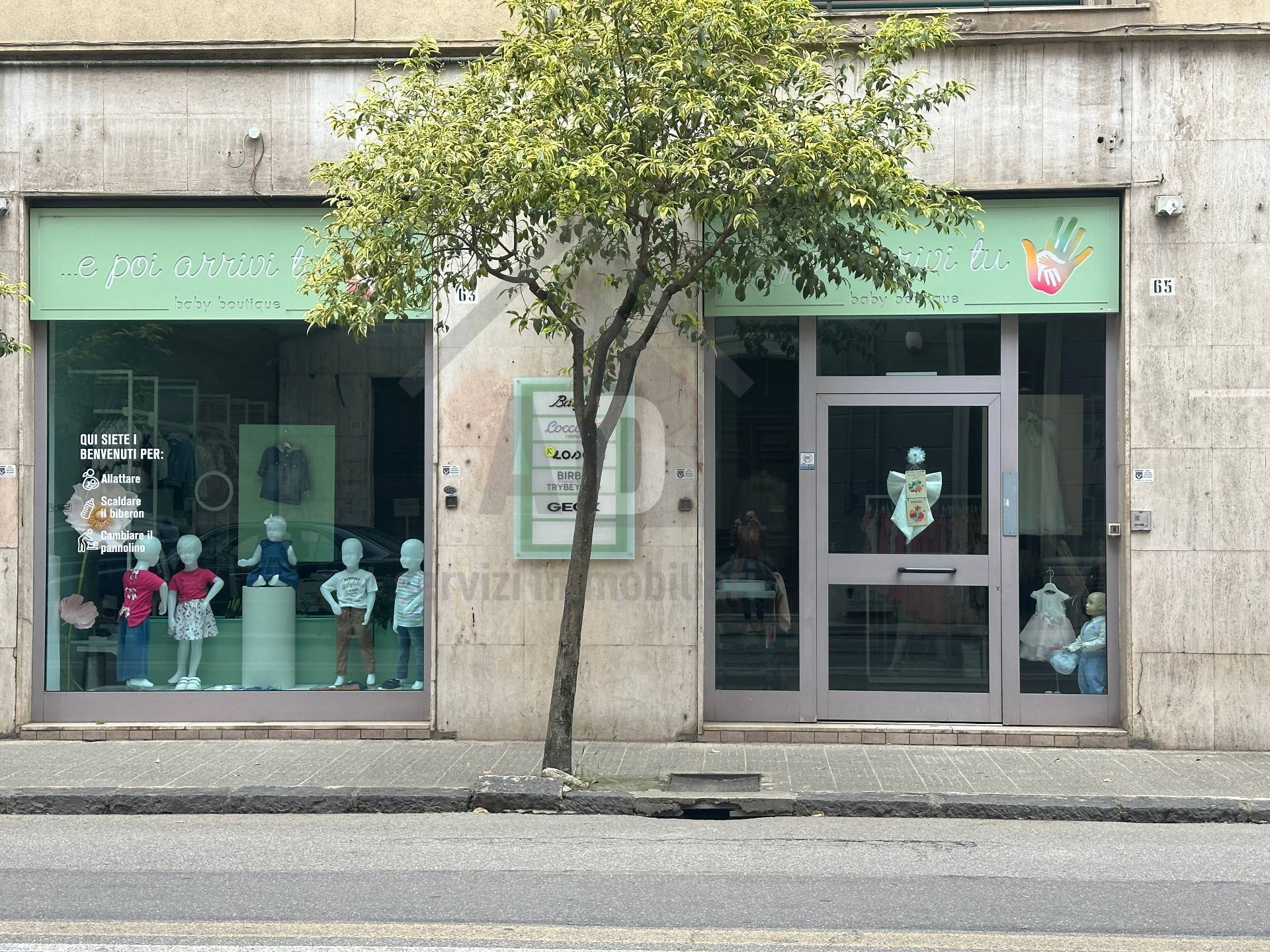 Locale commerciale in vendita a Cosenza, Via Monte Santo