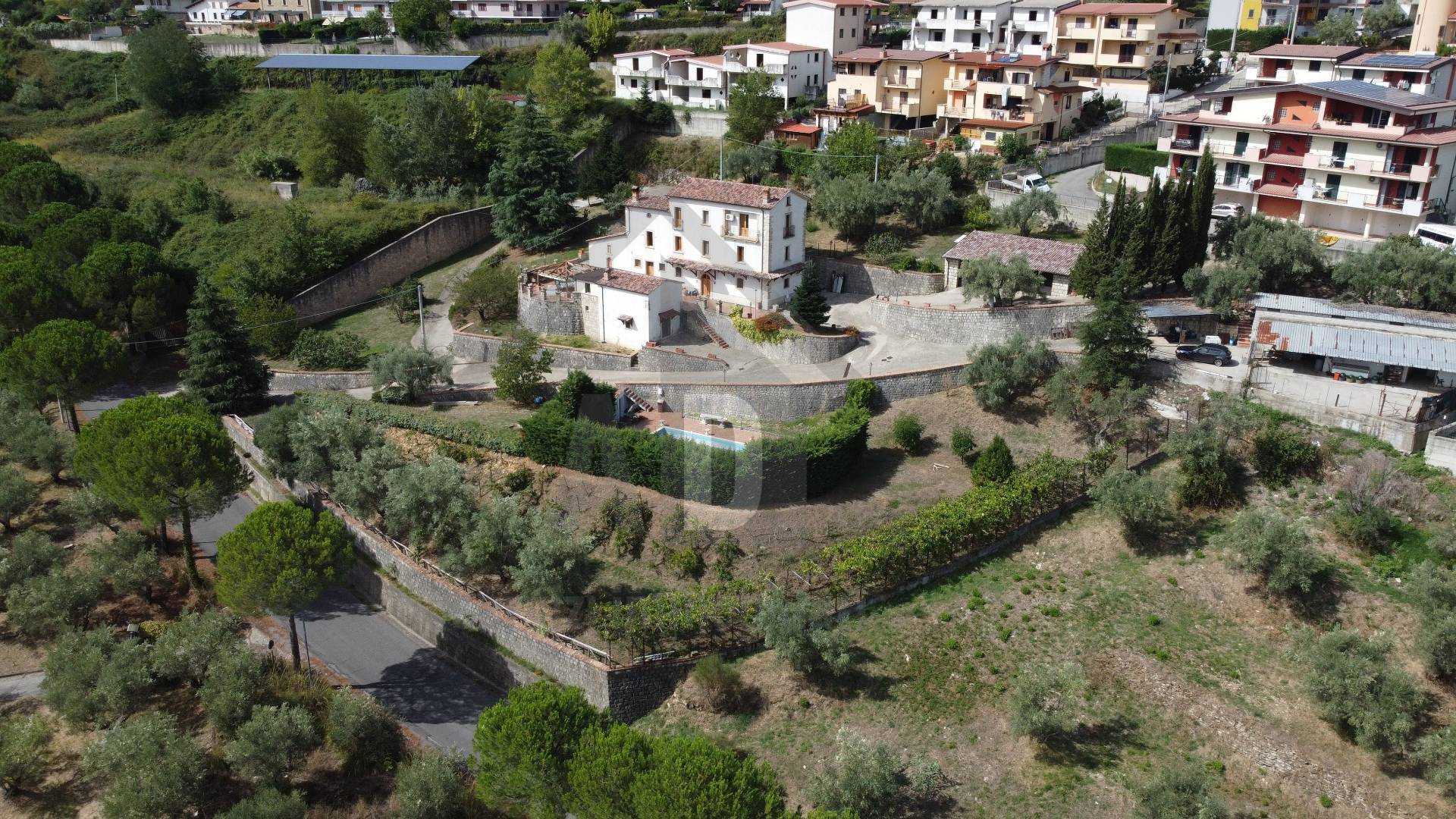 Rustico/Casale in vendita a Mendicino, Tivolille