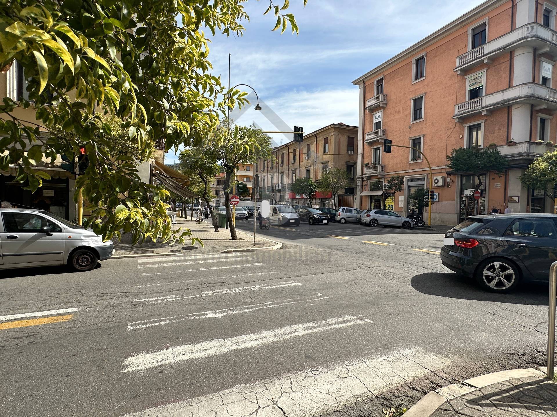 Locale commerciale in affitto a Cosenza