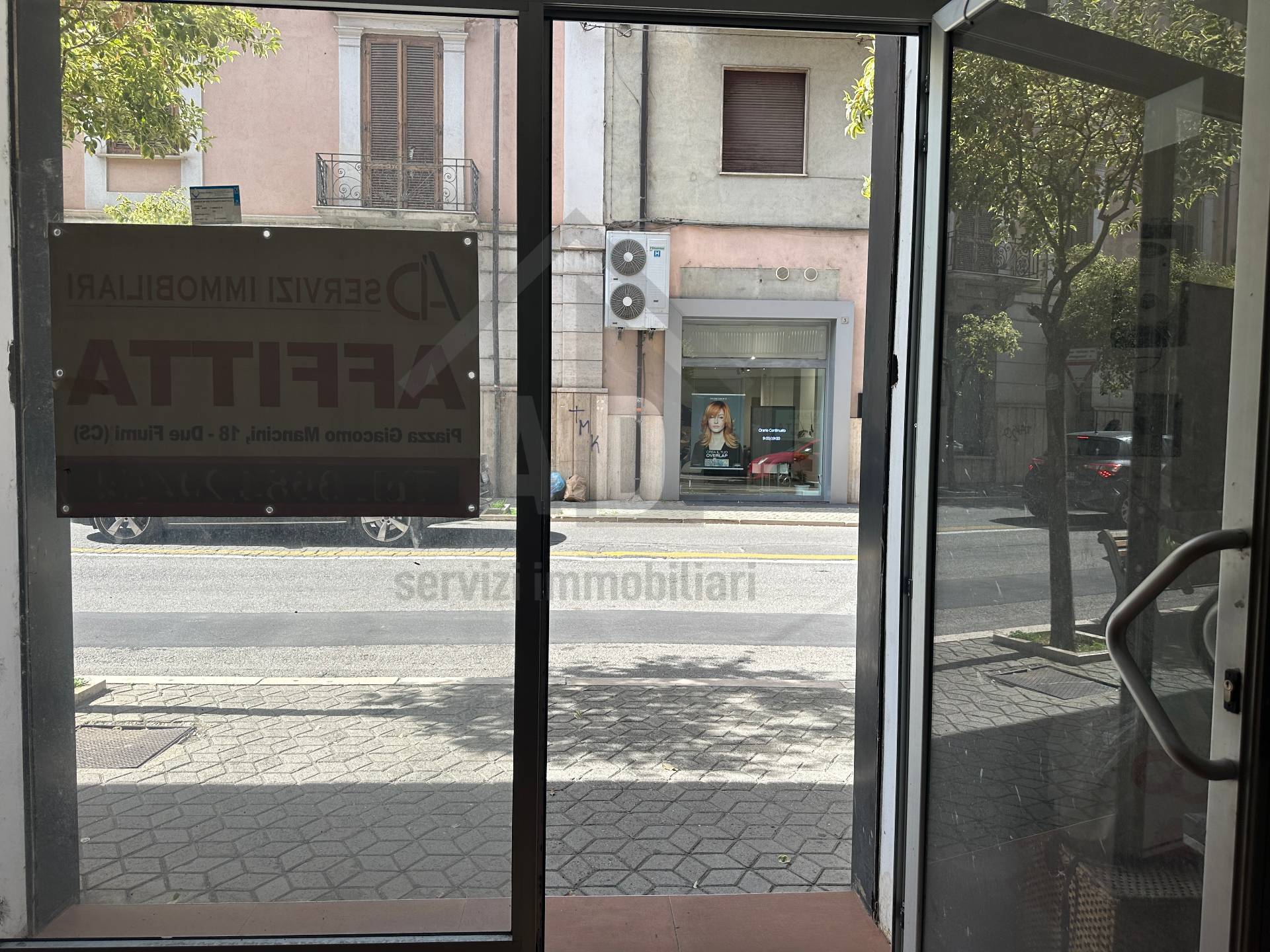 Locale commerciale in affitto a Cosenza