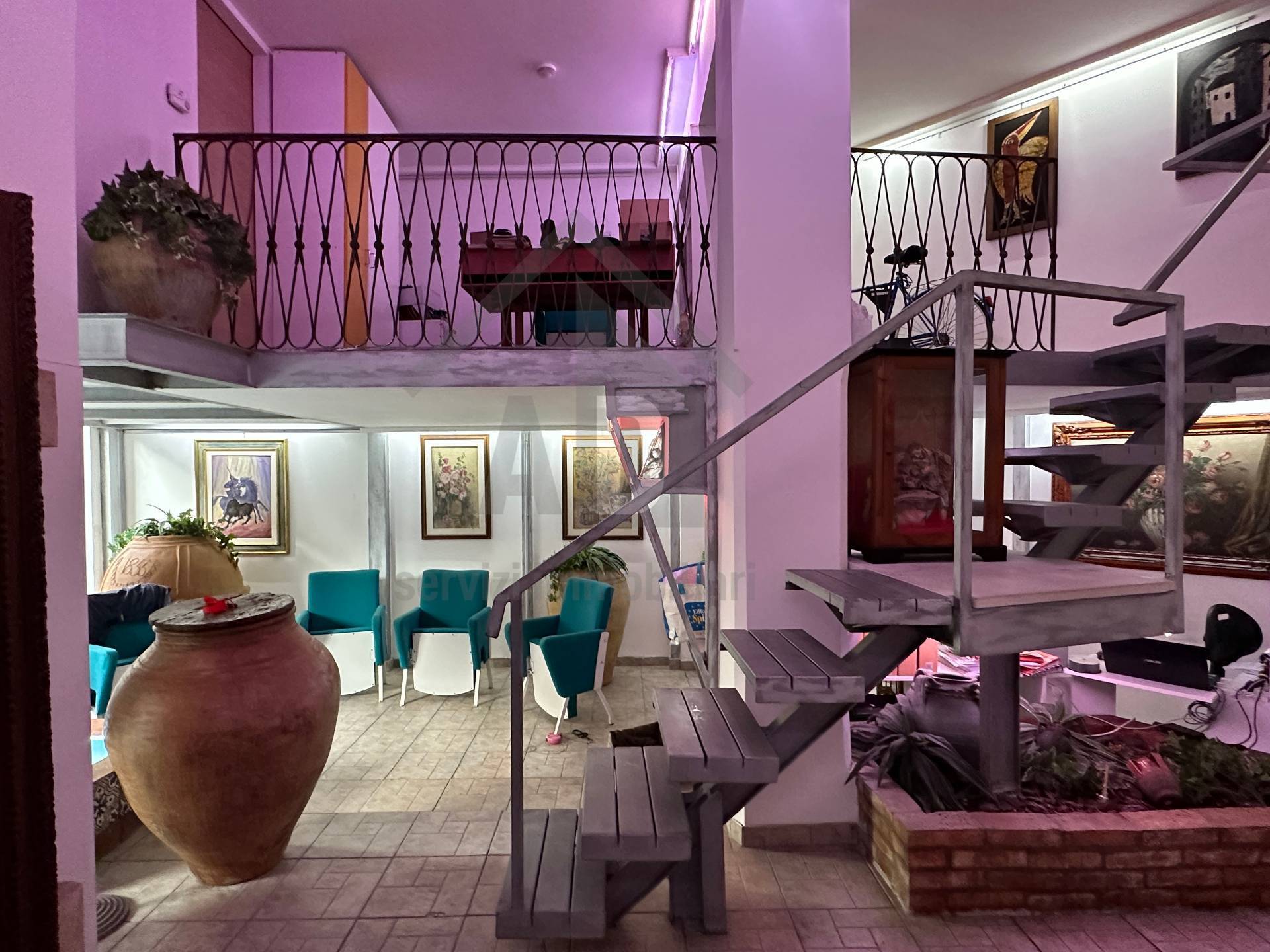 Locale commerciale in vendita a Cosenza