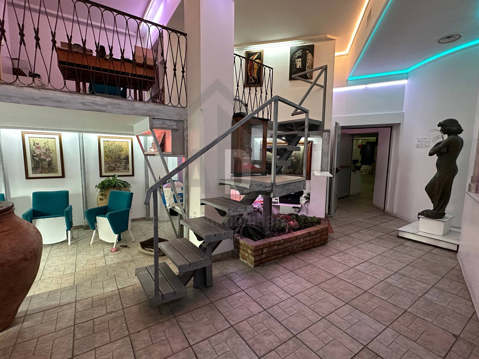 Locale commerciale in vendita a Cosenza