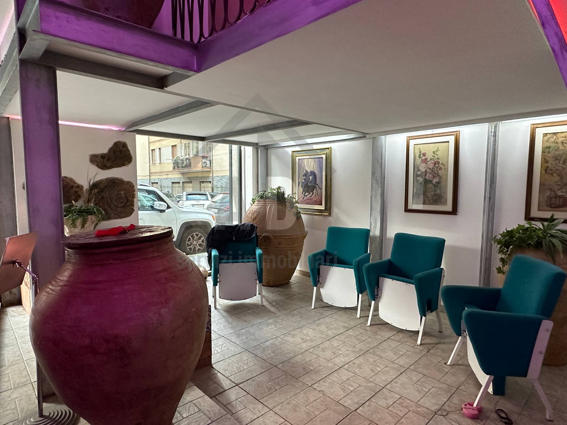 Locale commerciale in vendita a Cosenza