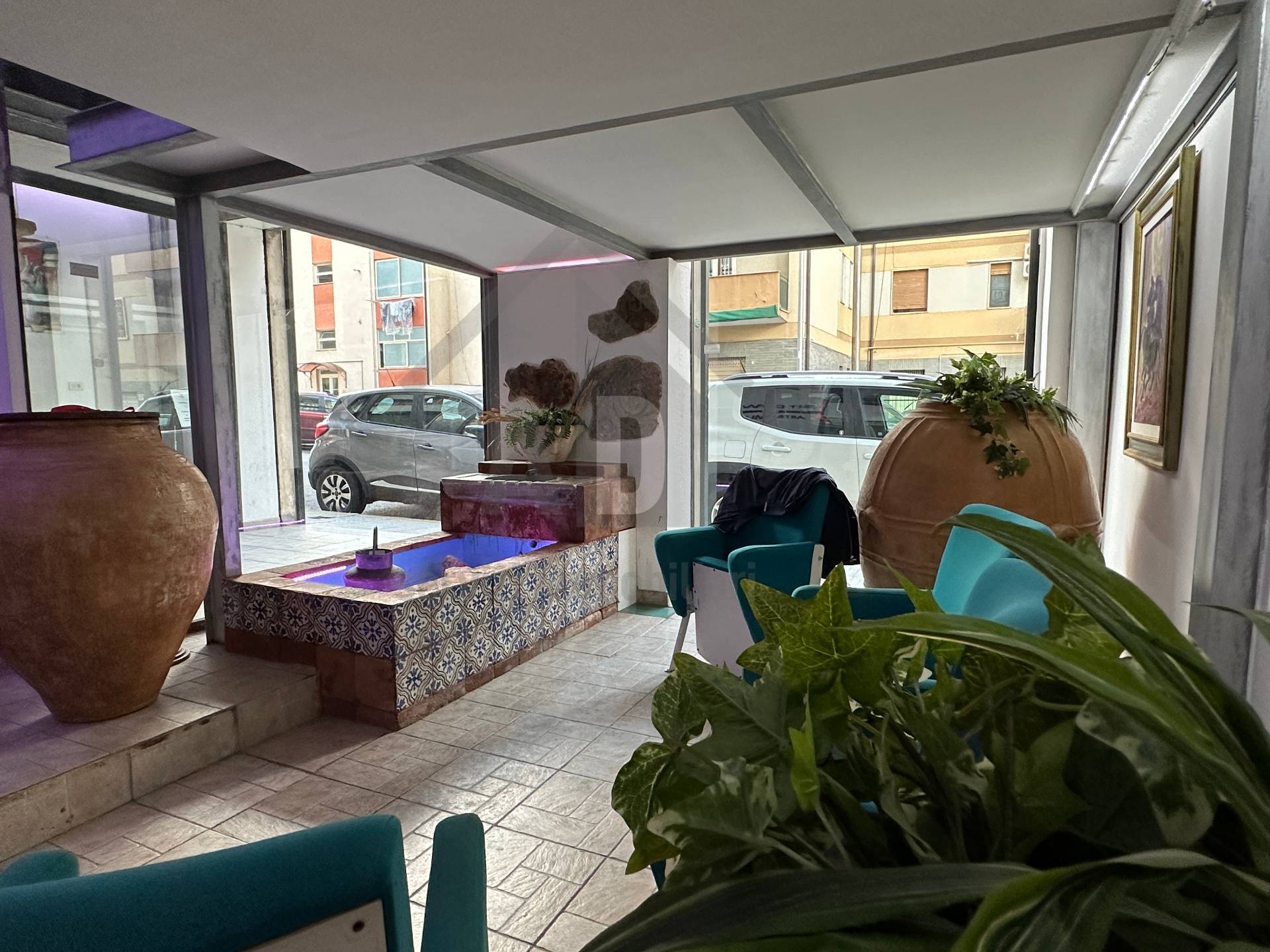 Locale commerciale in vendita a Cosenza