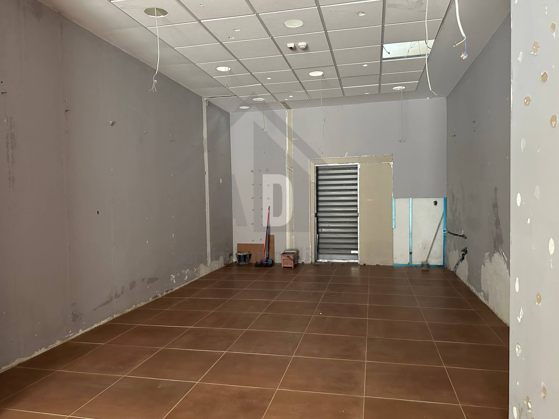 Locale commerciale in affitto a Cosenza