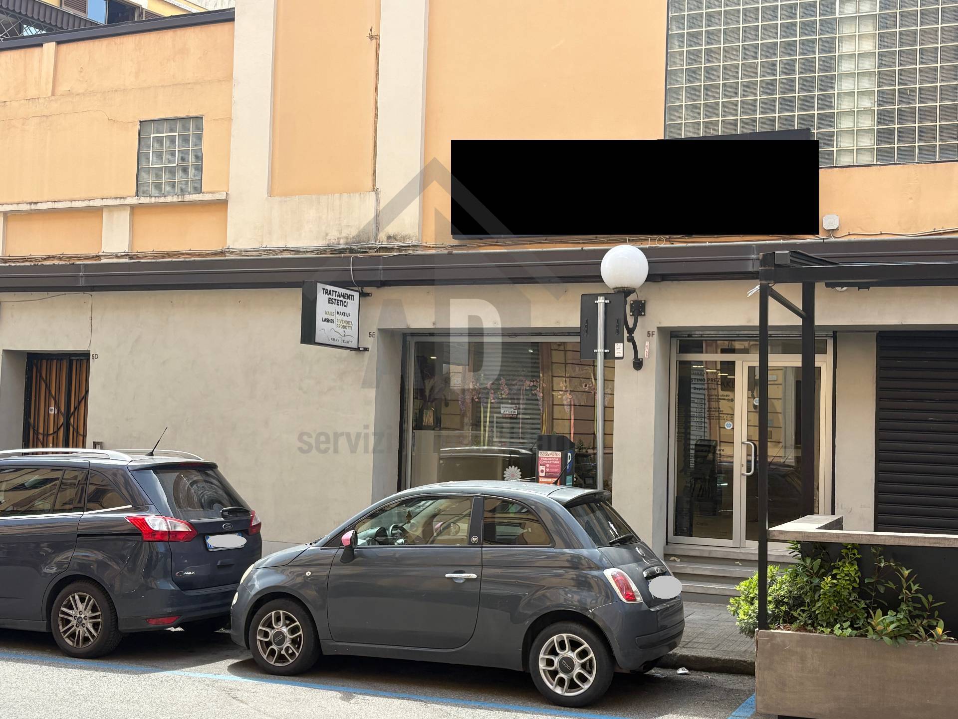 Locale commerciale in vendita a Cosenza, Via Piave