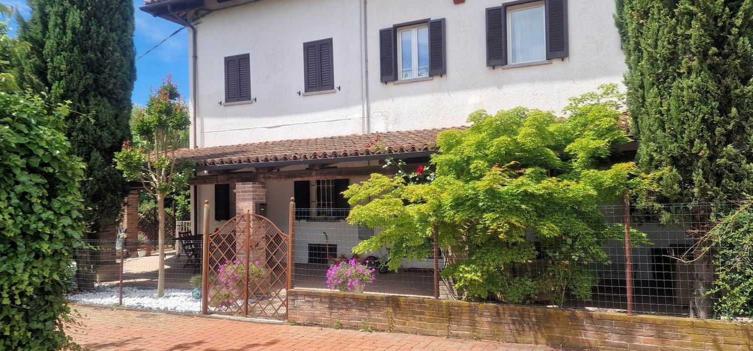 Rustico in vendita in strada valle tanaro 27, Castagnole delle Lanze