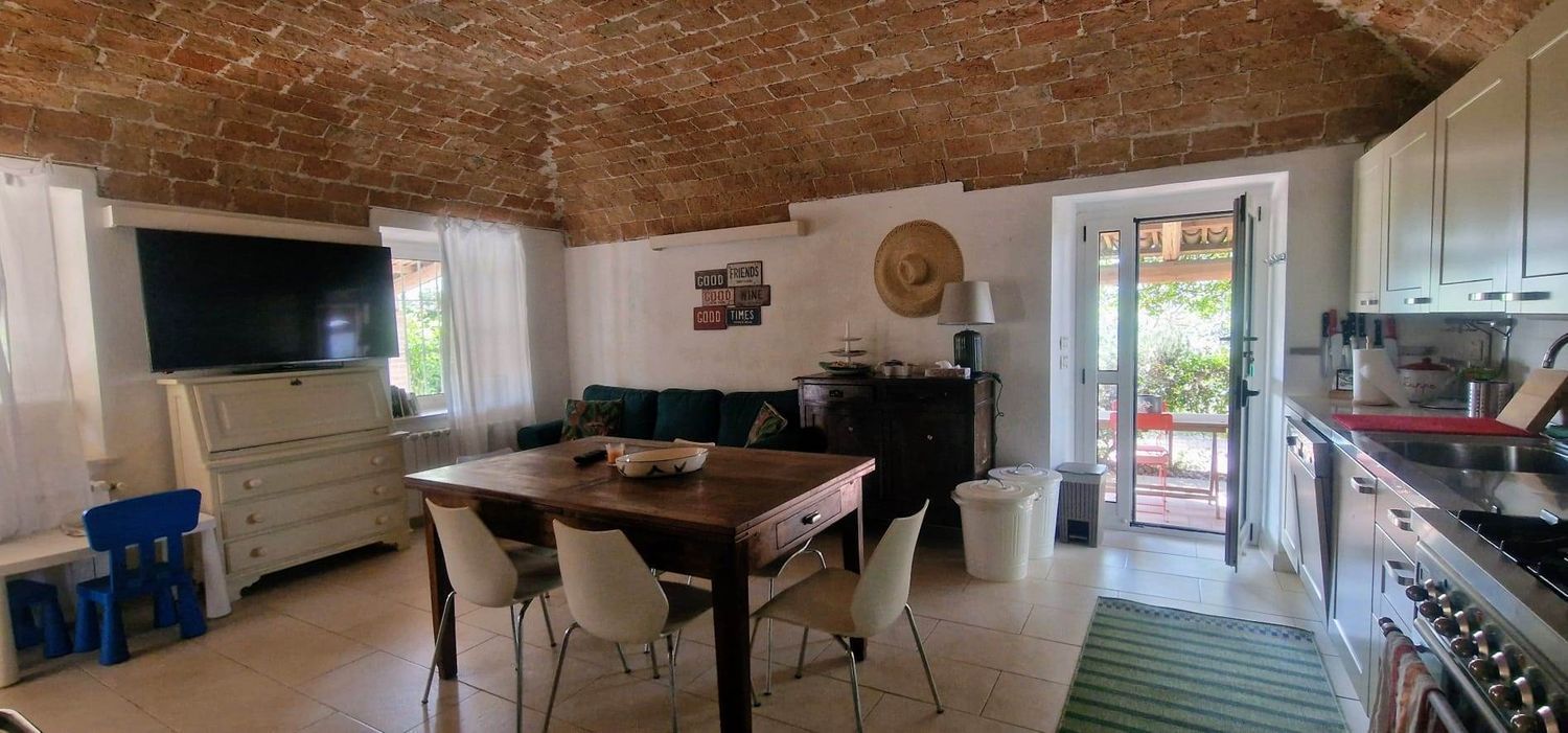 Rustico in vendita in strada valle tanaro 27, Castagnole delle Lanze