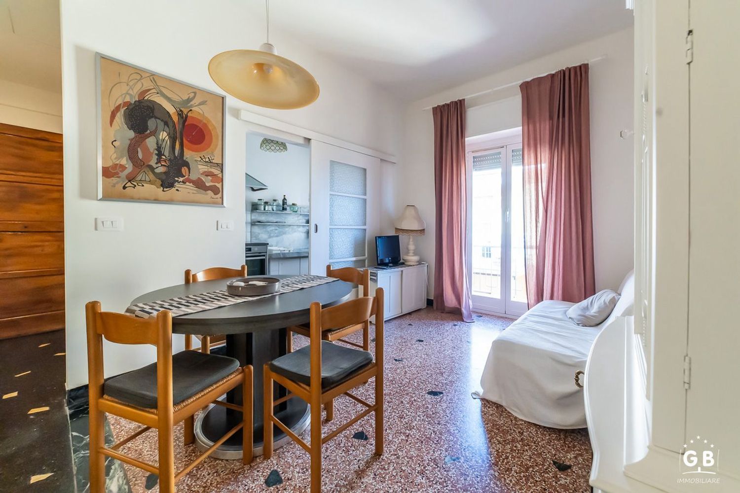 Trilocale vista mare in vico alle cave 28, Cogoleto