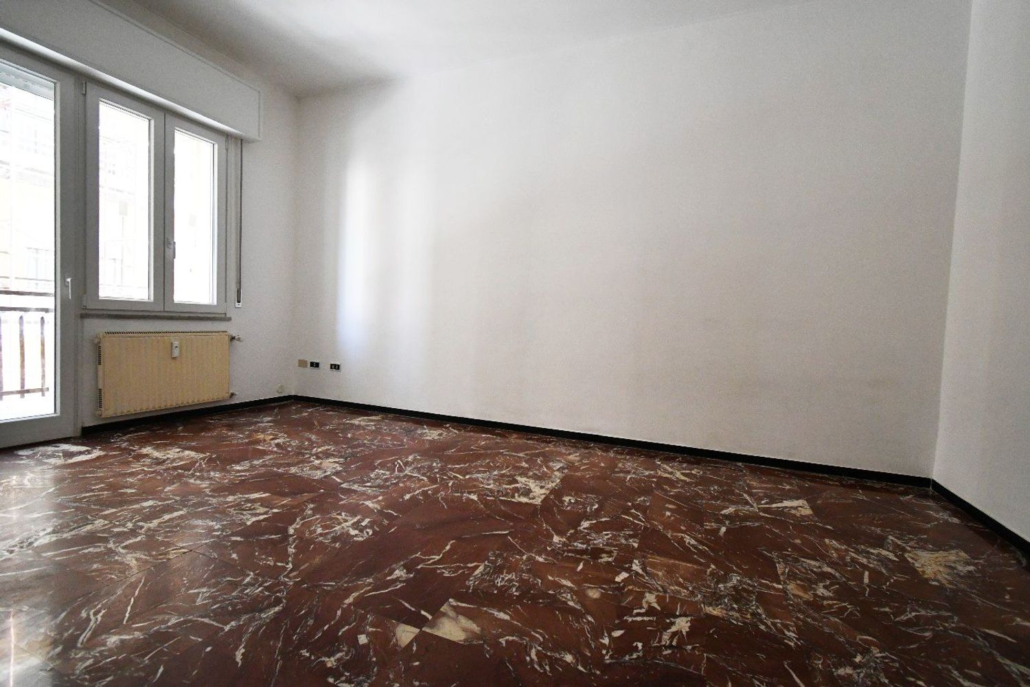 Quadrilocale in vendita in piazza generale negri di sanfront 8, Chiavari