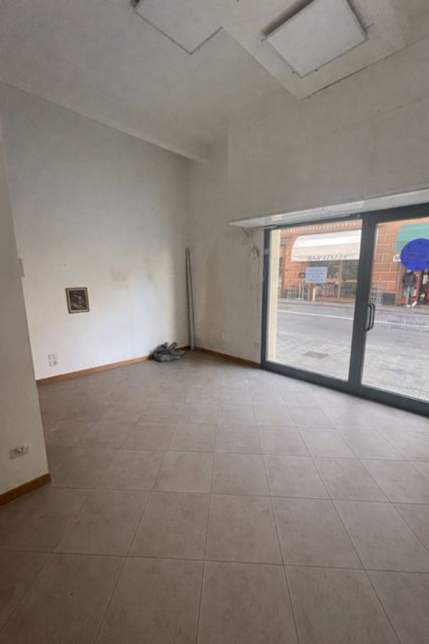 Locale commerciale in affitto in corso italia 23a, Rapallo