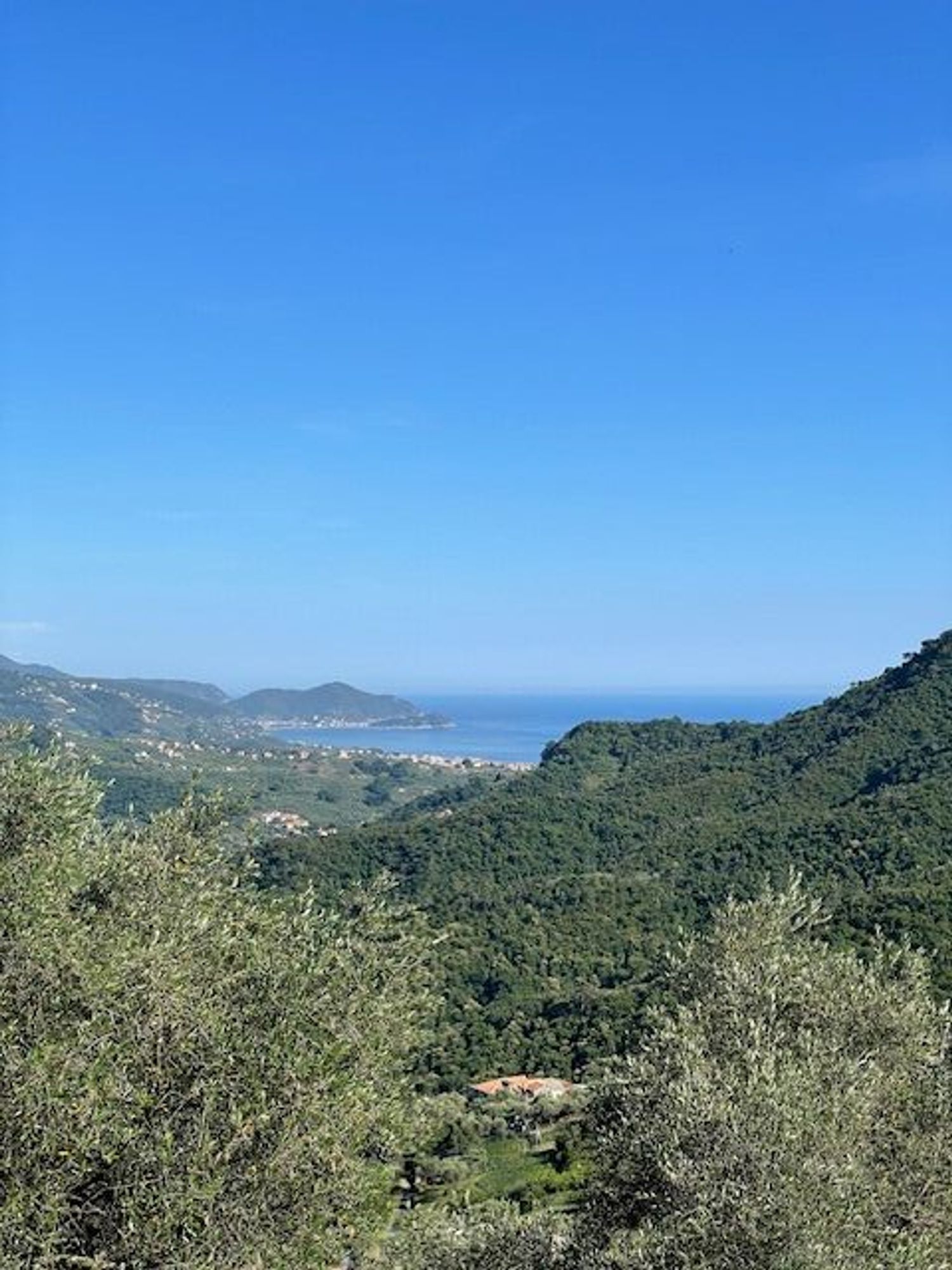 Villa vista mare in via via san lorenzo 23, Leivi