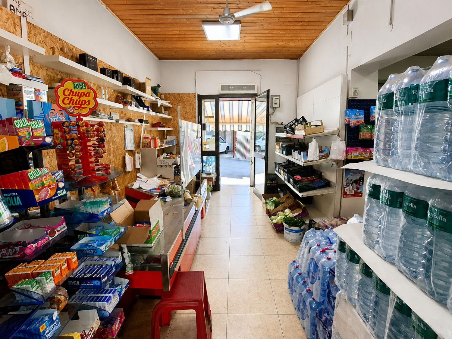 Locale commerciale in affitto in via via calatafimi 43, Vittoria
