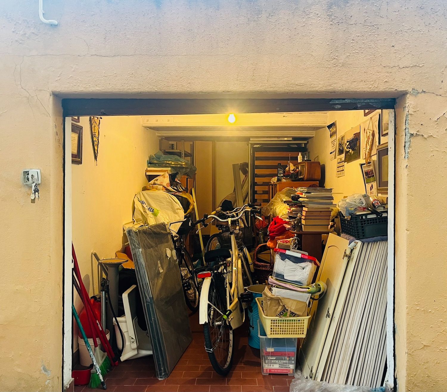 Box/Garage 10mq in vendita in via adriano cecioni 0, Livorno