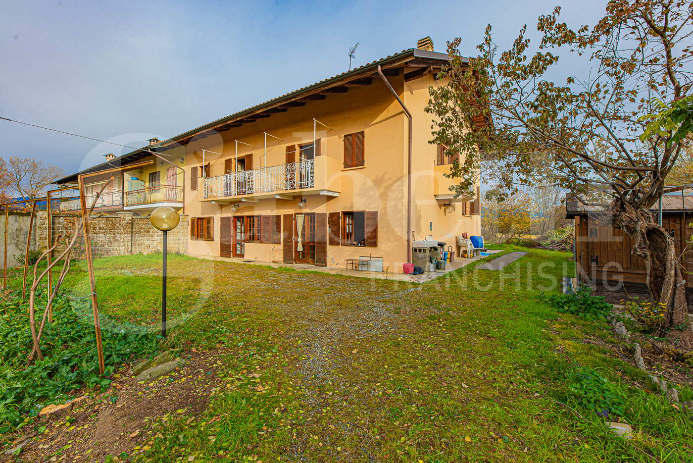 Casa indipendente con giardino a Nole